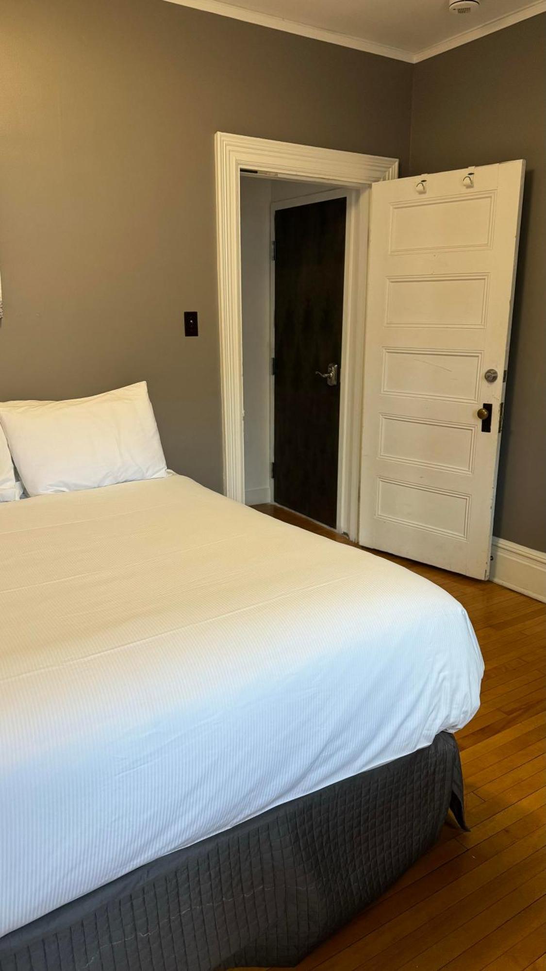 Bed and Breakfast Le Grisons à Ville de Québec Extérieur photo
